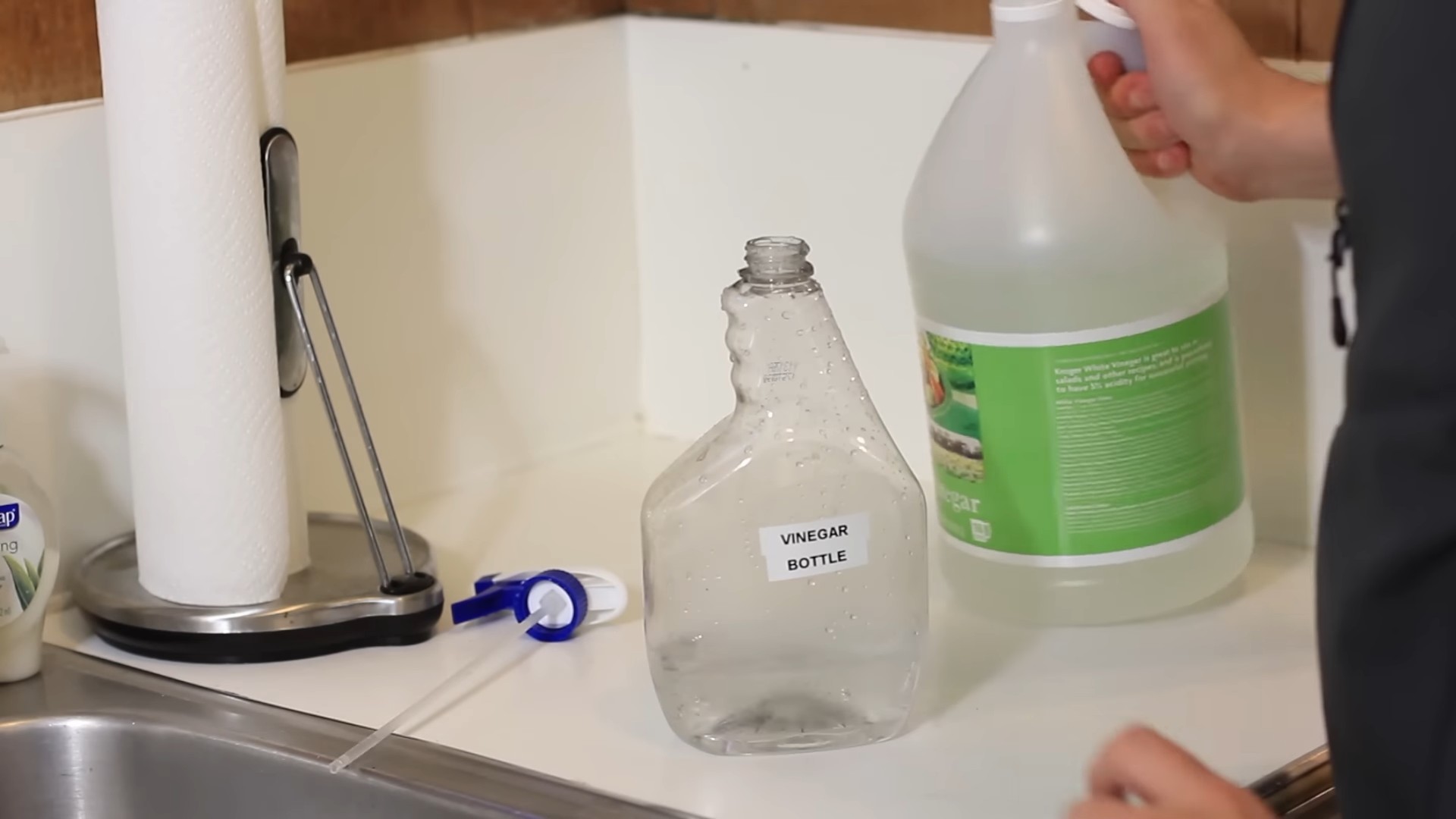 Vinegar for faster housework
