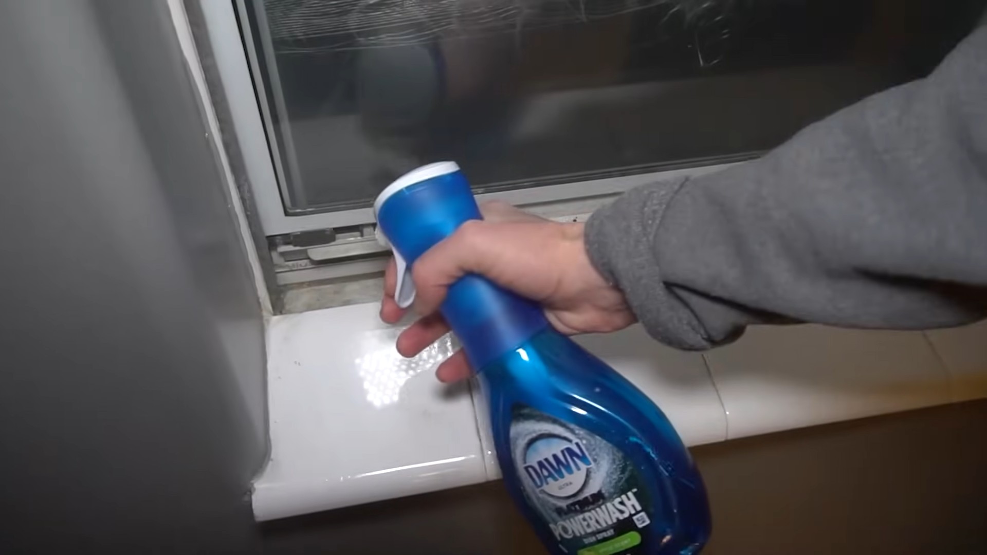 Dawn dish soap uses