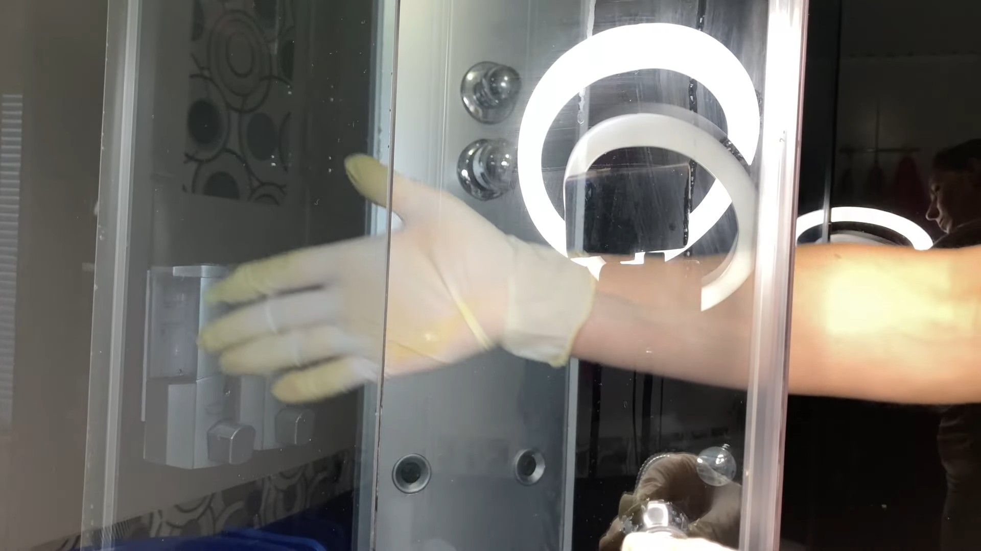 Dish soap and vinegar cleaner